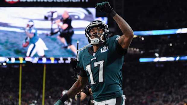 alshon-jeffery-shoulder-rehab-out-two-games.jpg